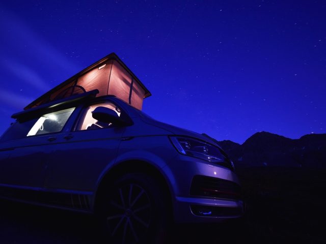 Yescapa ou Indie Campers : quel choix pour louer un van en France